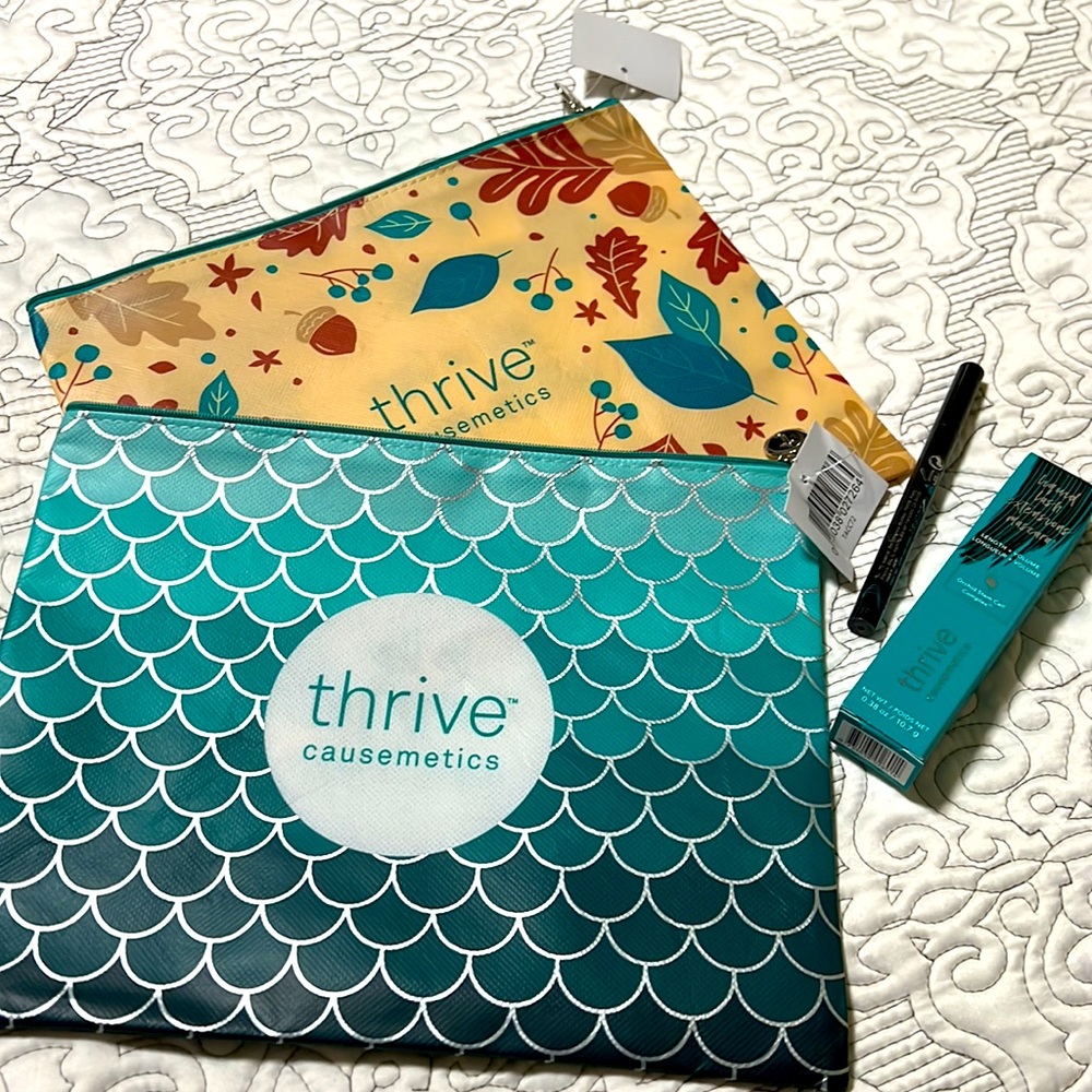 Thrive Causemetics 2 make up bags NWT